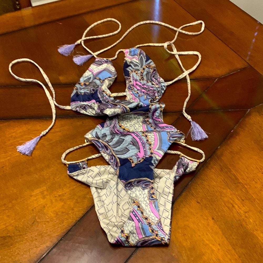 Awesome one piece Victoria Secret swim suit sexy for sure